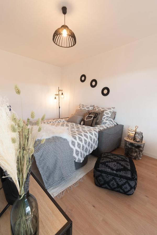 Bienvenue Chez Vous Tres Calme Et En Plein Centre Apartment Mantes-la-Jolie Bagian luar foto