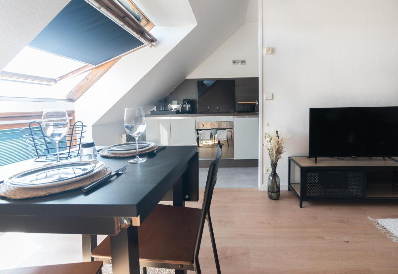 Bienvenue Chez Vous Tres Calme Et En Plein Centre Apartment Mantes-la-Jolie Bagian luar foto