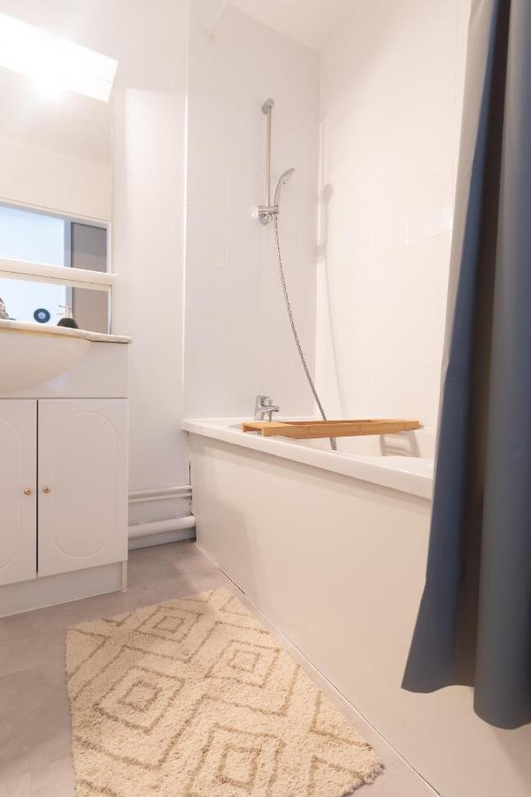 Bienvenue Chez Vous Tres Calme Et En Plein Centre Apartment Mantes-la-Jolie Bagian luar foto