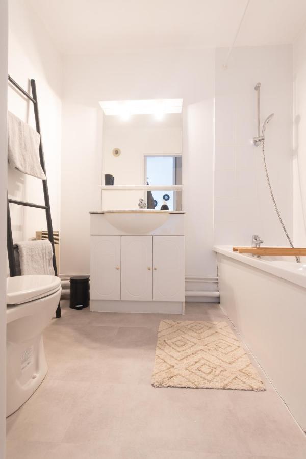 Bienvenue Chez Vous Tres Calme Et En Plein Centre Apartment Mantes-la-Jolie Bagian luar foto