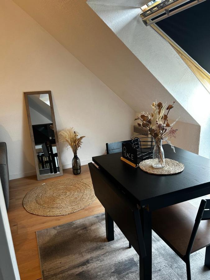 Bienvenue Chez Vous Tres Calme Et En Plein Centre Apartment Mantes-la-Jolie Bagian luar foto